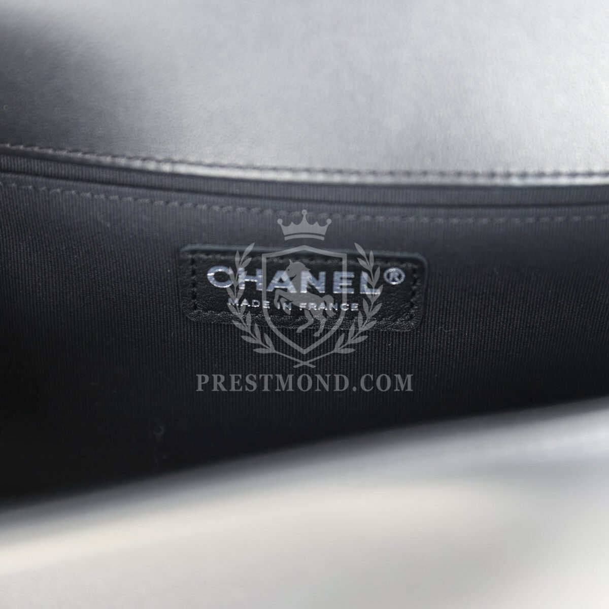 Chanel Medium Chevron Boy Bag Black Lambskin Ruthenium Hardware — изображение 9