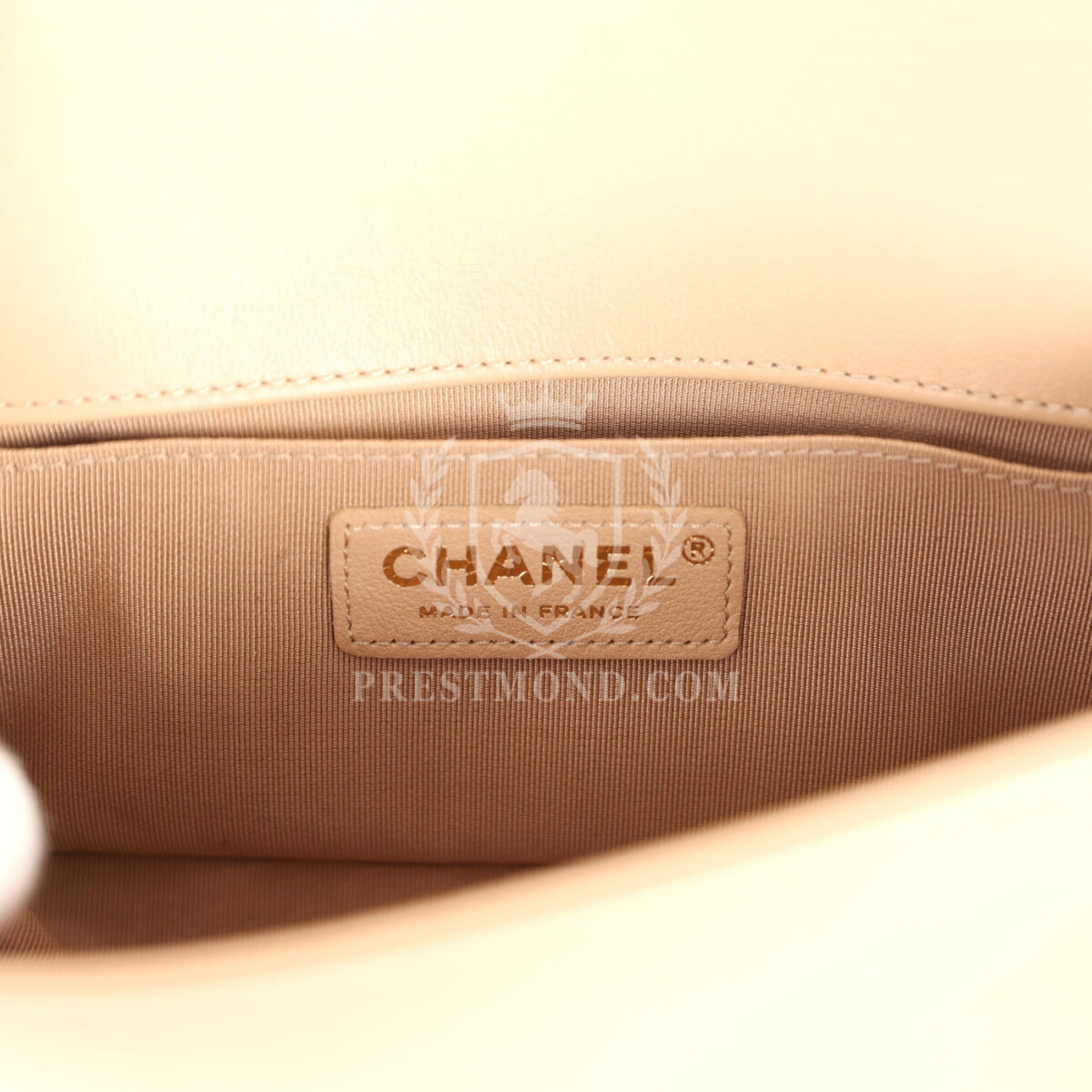 Chanel Small Boy Bag Beige Lambskin Light Gold Hardware — изображение 9