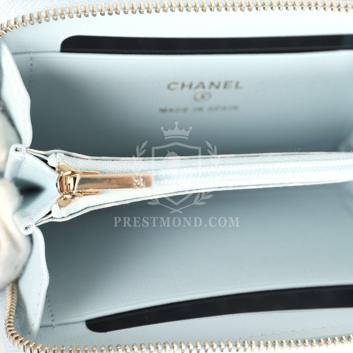 Chanel Small Pearl Classic Zipped Coin Purse Wallet Light Blue Lambskin Light Gold Hardware — изображение 8