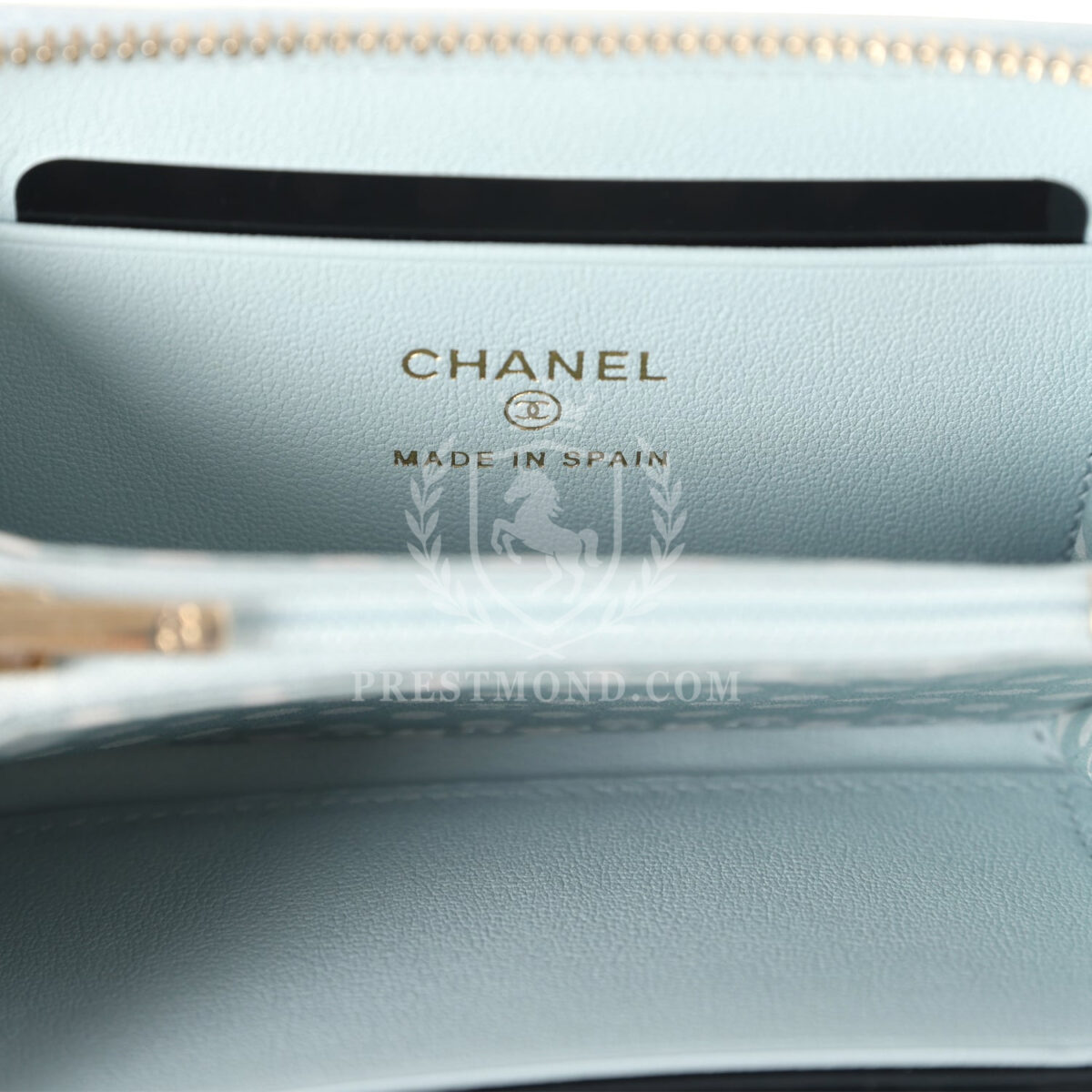 Chanel Small Pearl Classic Zipped Coin Purse Wallet Light Blue Lambskin Light Gold Hardware — изображение 9