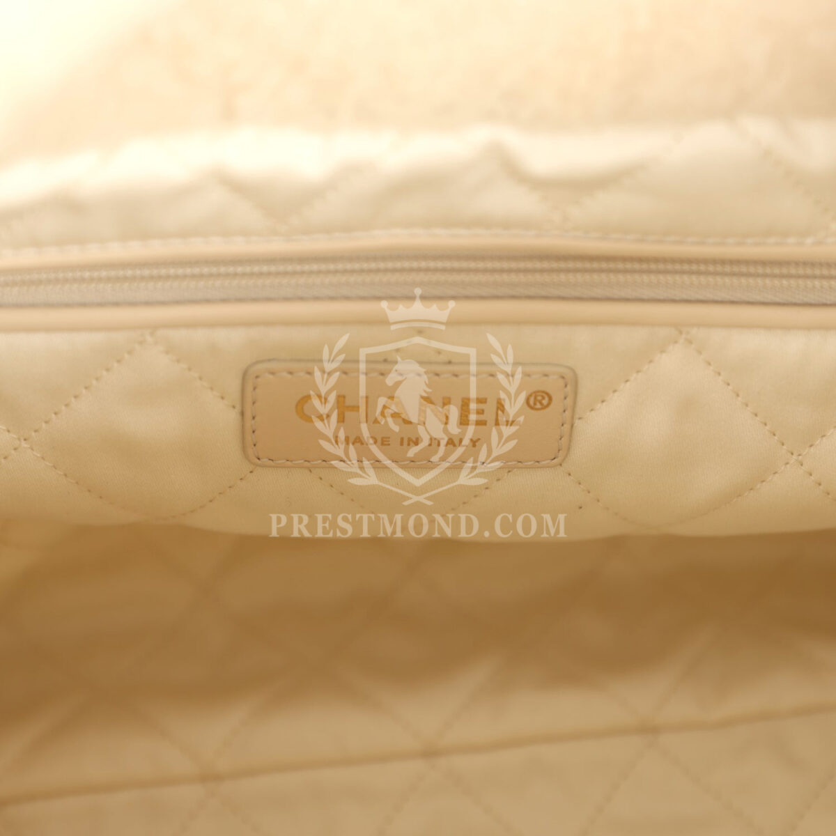 Chanel Small 22 Bag Ecru Shearling Brushed Gold Hardware — изображение 10