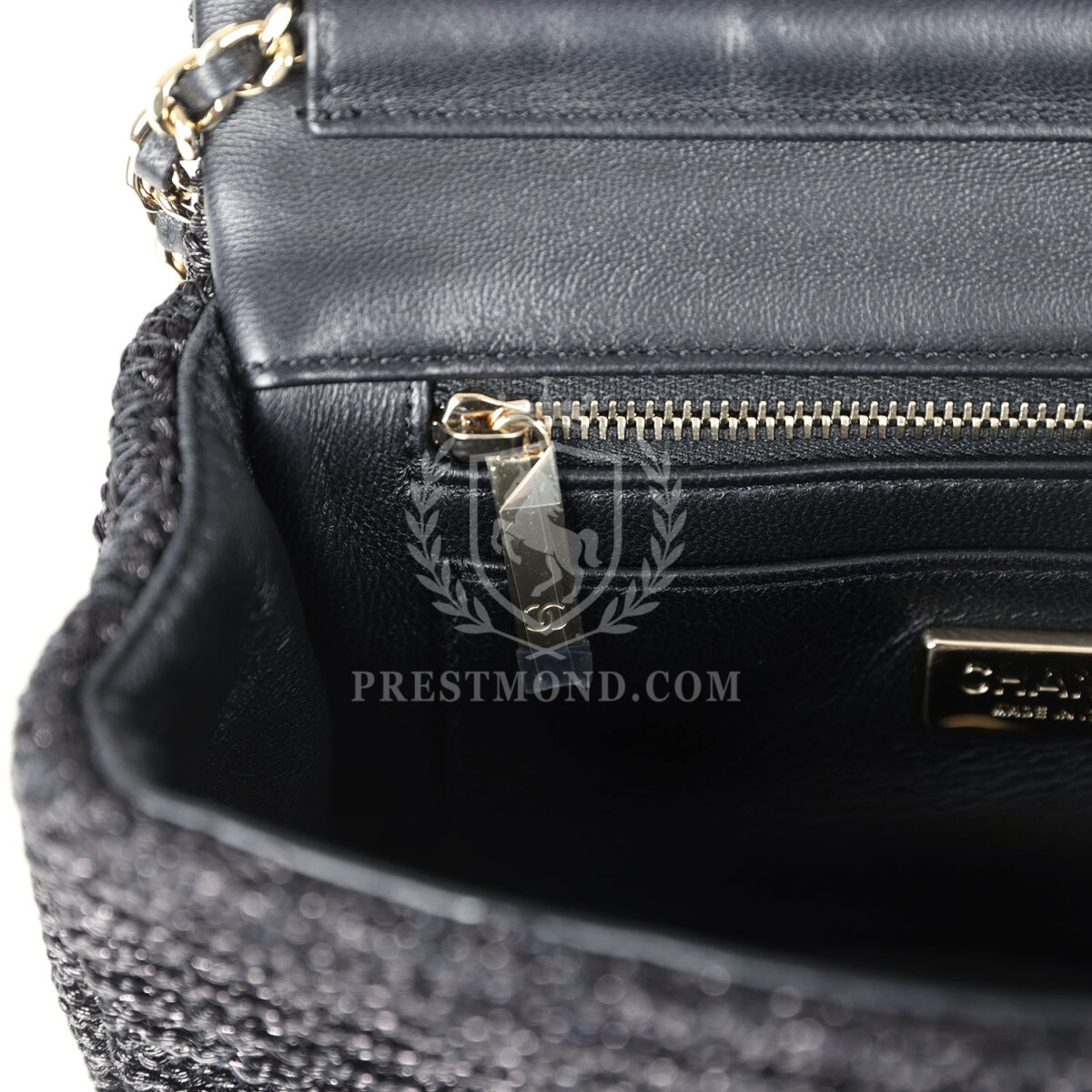 Chanel Mini Summer Nights Flap Bag Black Woven Patent Leather Light Gold Hardware — изображение 10