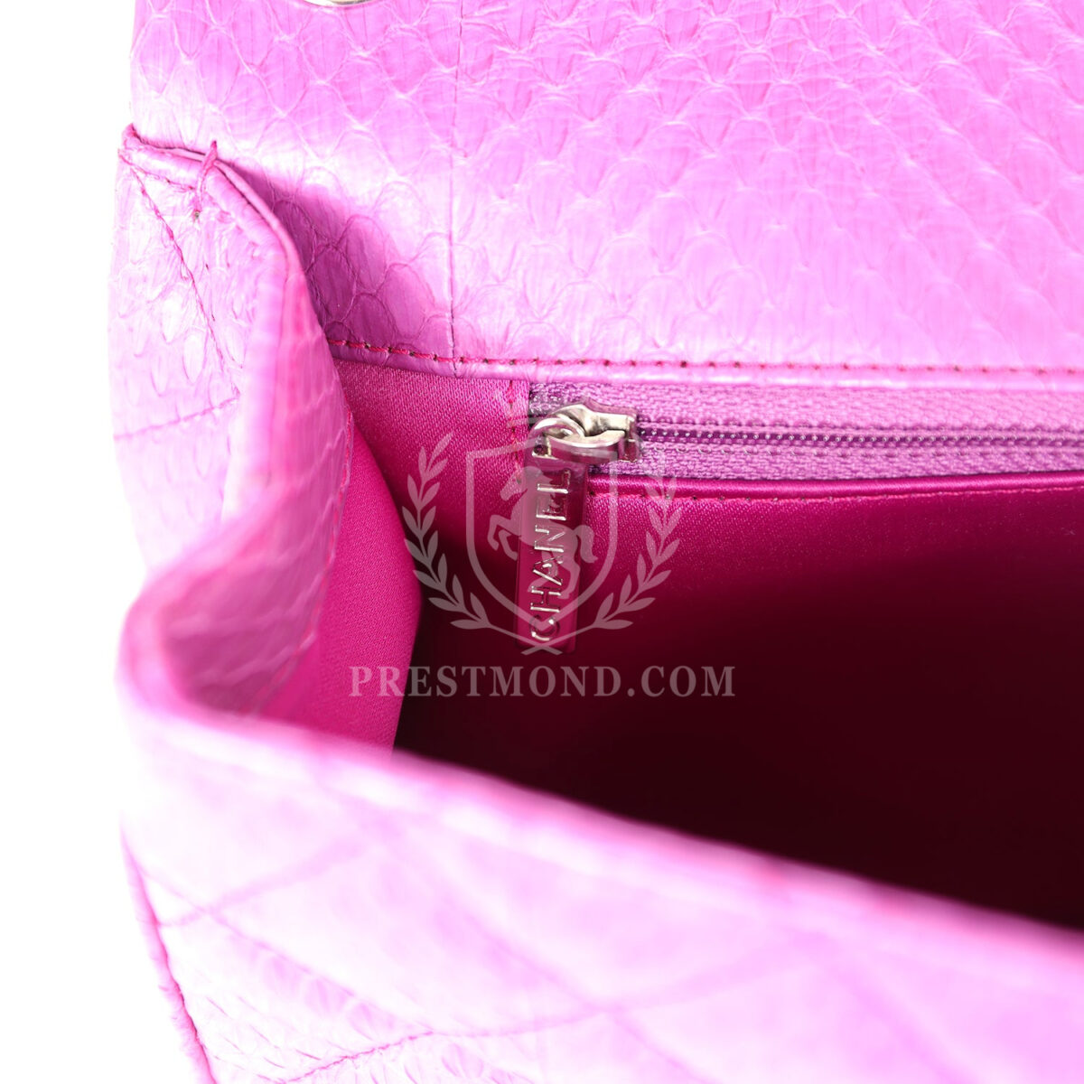 Chanel Medium Easy Carry Flap Bag Purple Python Silver Hardware — изображение 10