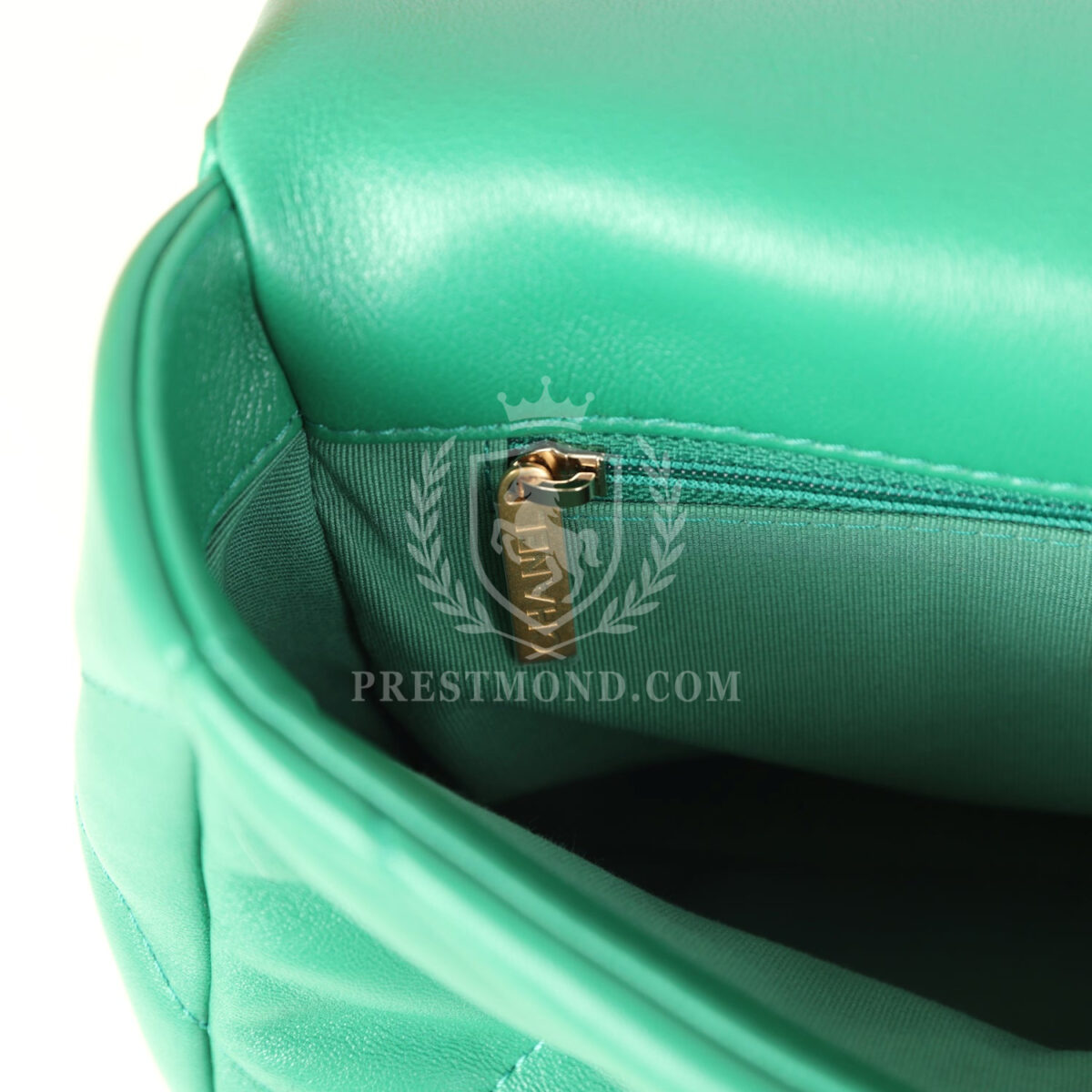 Chanel Medium 19 Flap Green Shiny Lambskin Mixed Metal Hardware — изображение 10