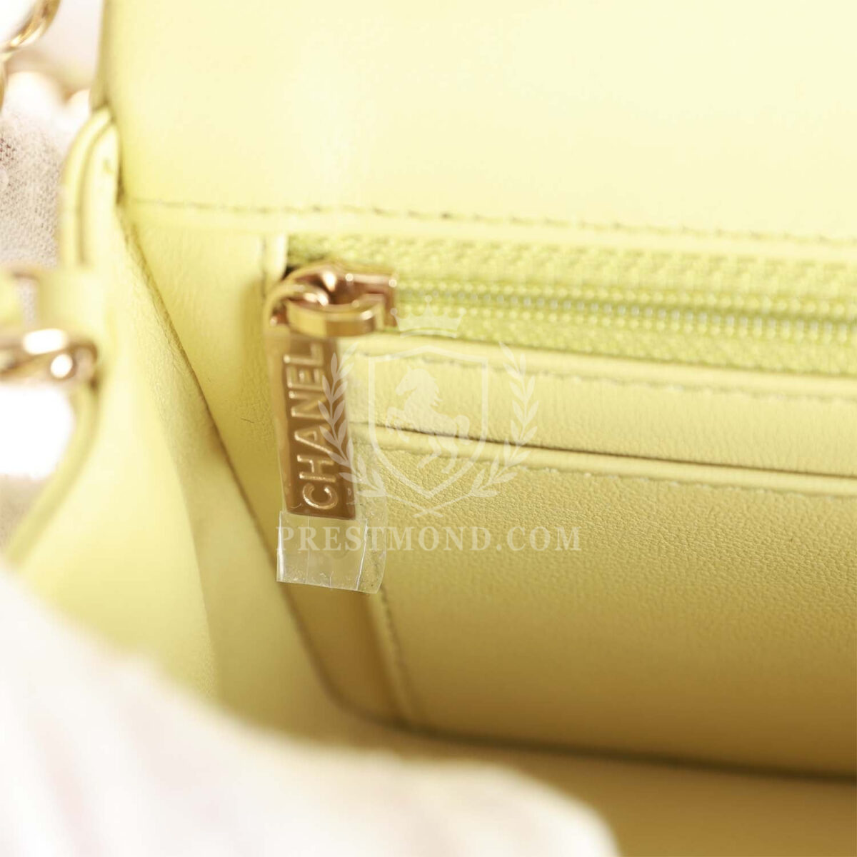 Chanel Mini Rectangular Flap Bag Light Green Lambskin Light Gold Hardware — изображение 10
