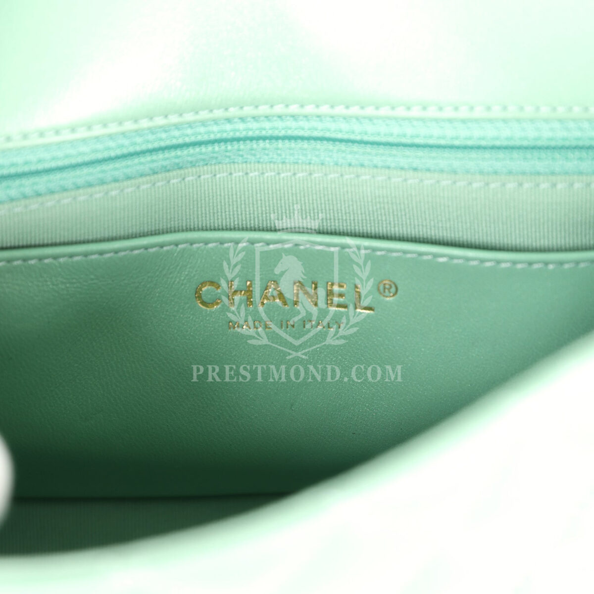 Chanel Candy Heart Mini Flap Bag Turquoise Lambskin Enamel and Light Gold Hardware — изображение 11