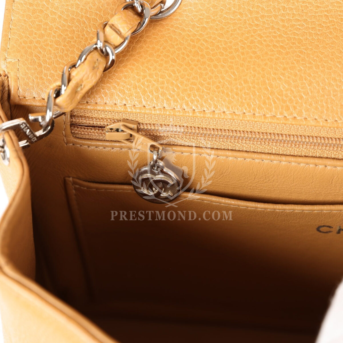 Vintage Chanel Medium Diana Flap Bag Dark Beige Caviar Silver Hardware — изображение 10