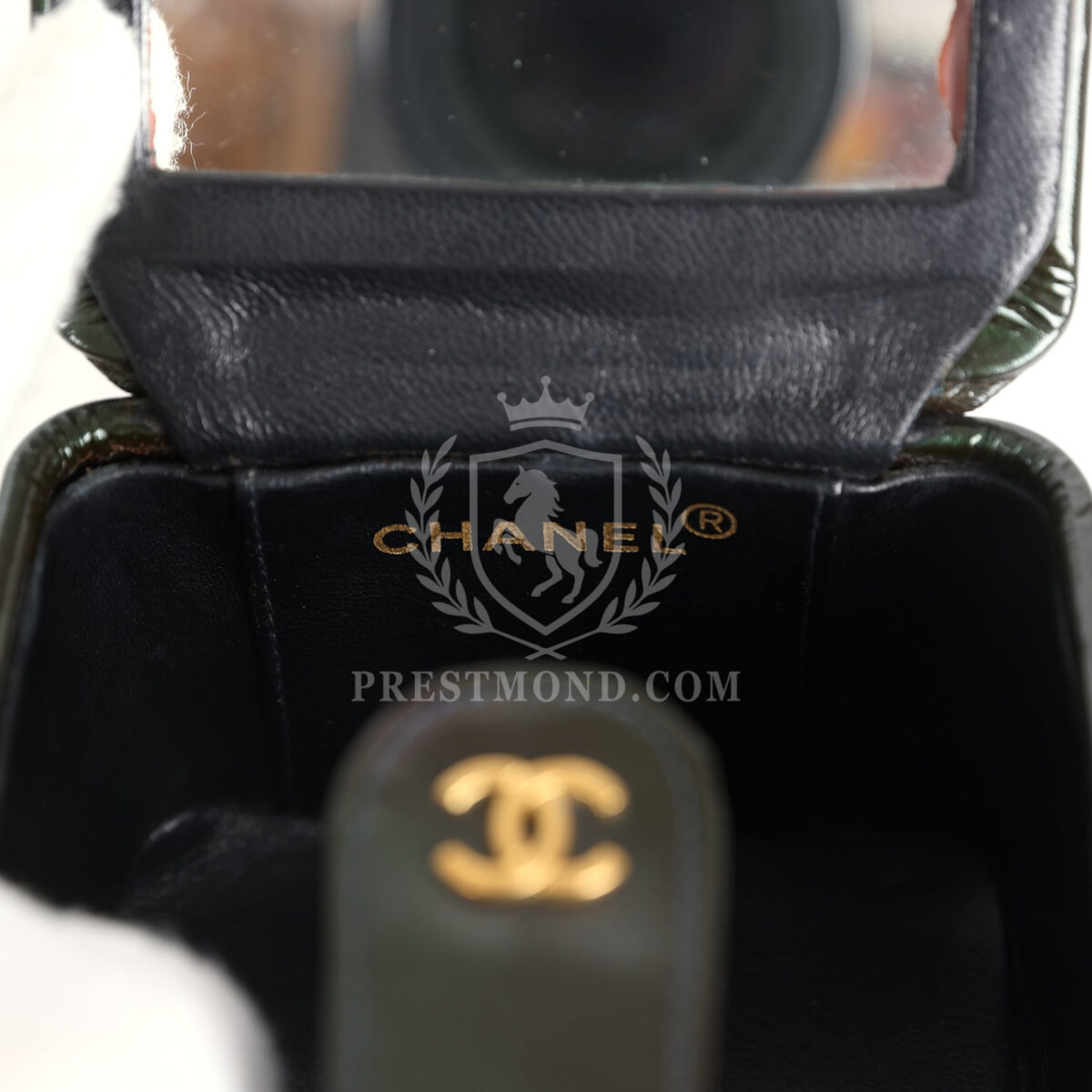 Vintage Chanel Mini Square Vanity Green Patent Antique Gold Hardware — изображение 10