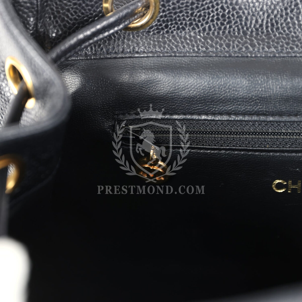 Vintage Chanel Medium CC Backpack Black Caviar Gold Hardware — изображение 13