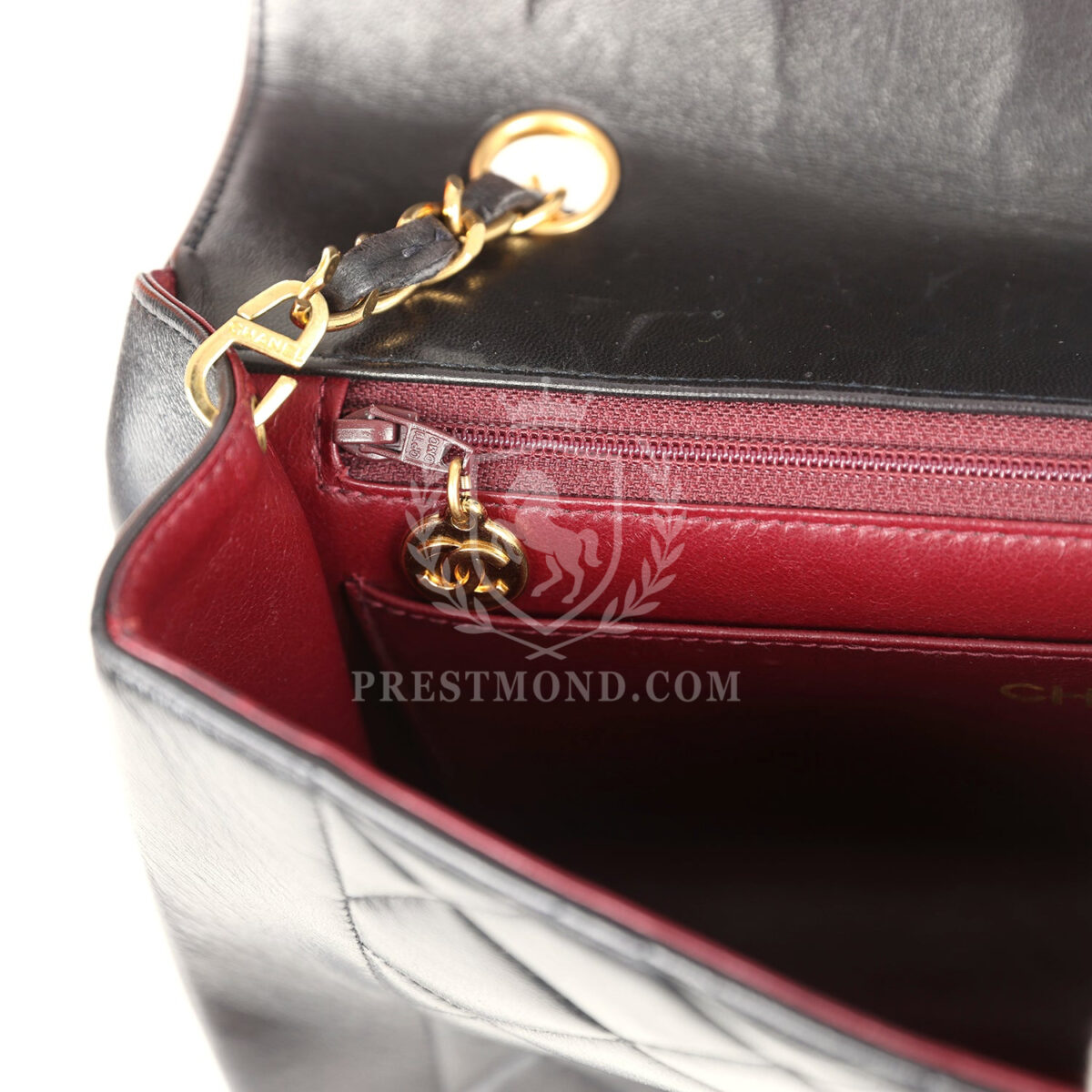 Vintage Chanel Medium Diana Flap Bag Black Lambskin Gold Hardware — изображение 10