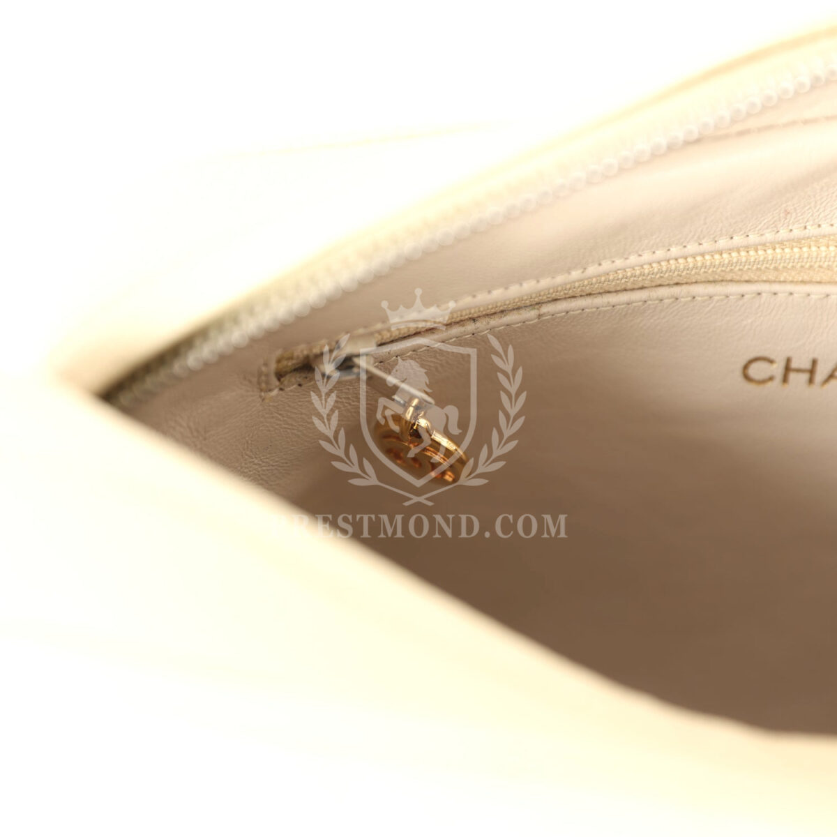 Vintage Chanel Medium Camera Bag Light Beige Caviar Gold Hardware — изображение 11