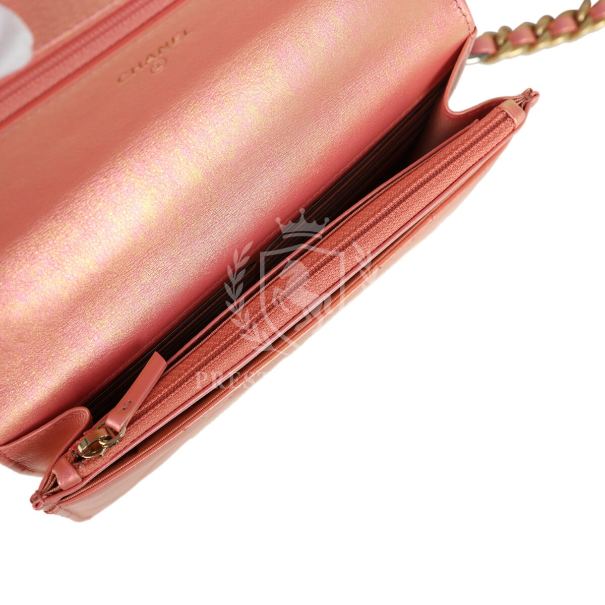Chanel 19 Wallet On Chain WOC Pink Iridescent Shiny Lambskin Mixed Metal Hardware — изображение 9