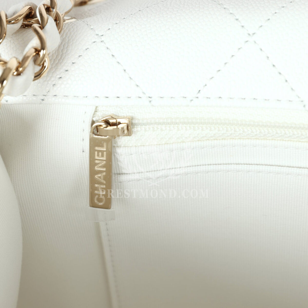 Chanel XXL Flap Bag White Shiny Caviar Light Gold Hardware — изображение 10