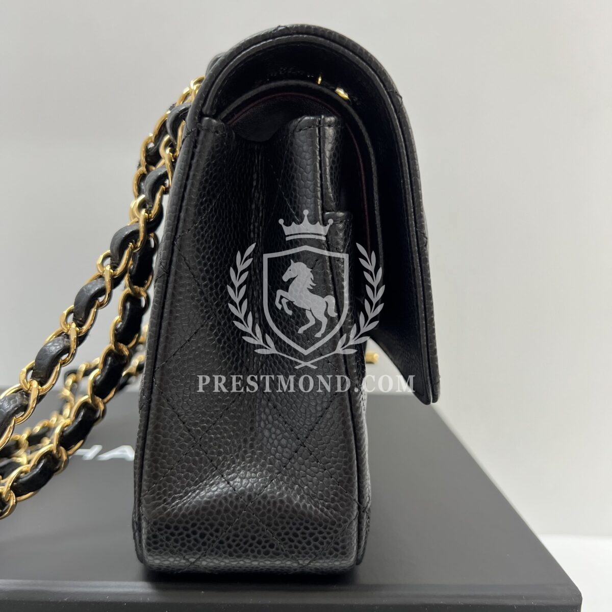 Chanel 11.12 Medium Classic Flap Bag — изображение 2