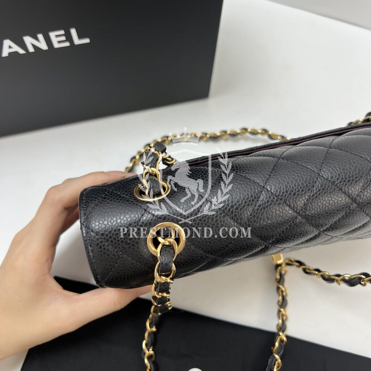 Chanel 11.12 Medium Classic Flap Bag — изображение 12