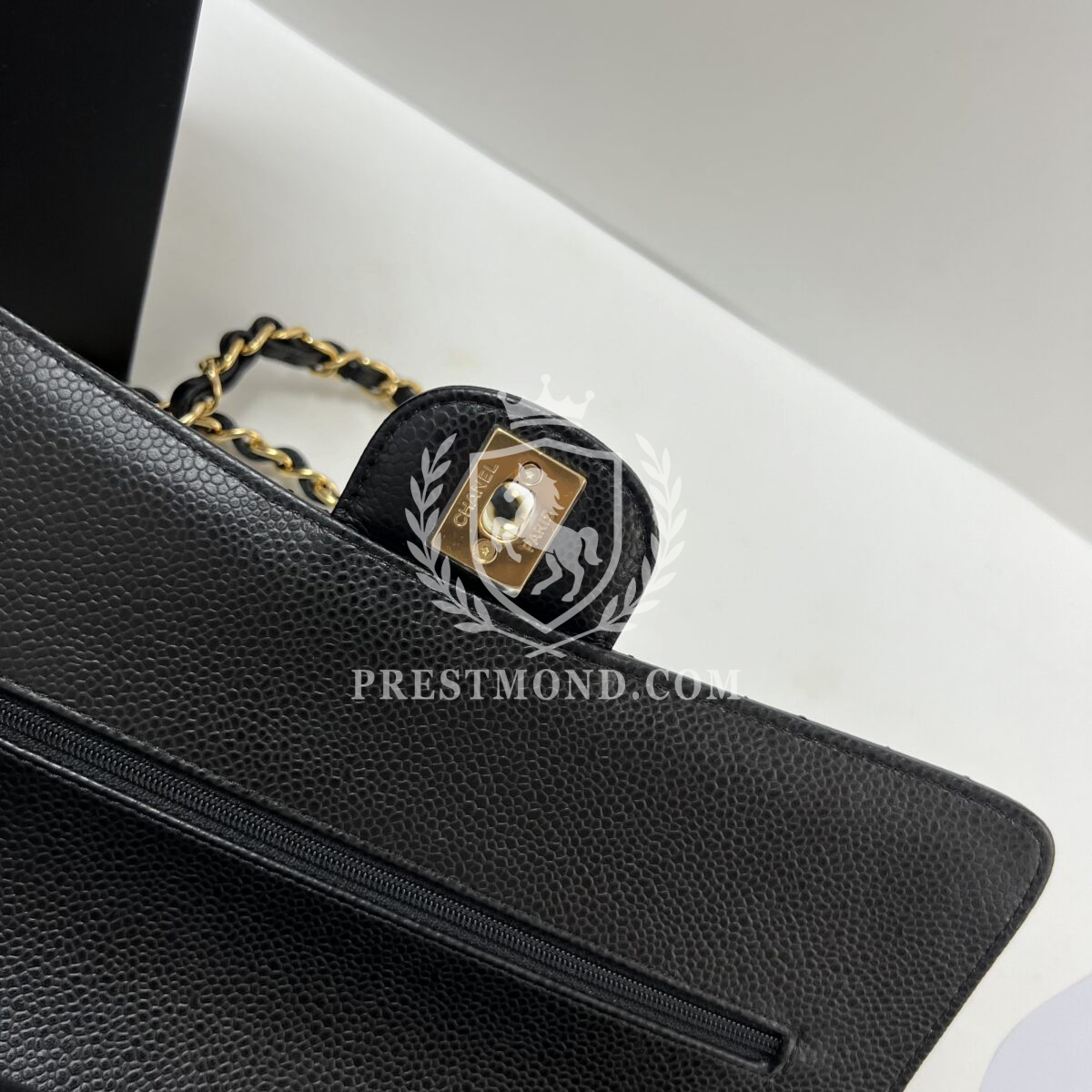 Chanel 11.12 Medium Classic Flap Bag — изображение 13
