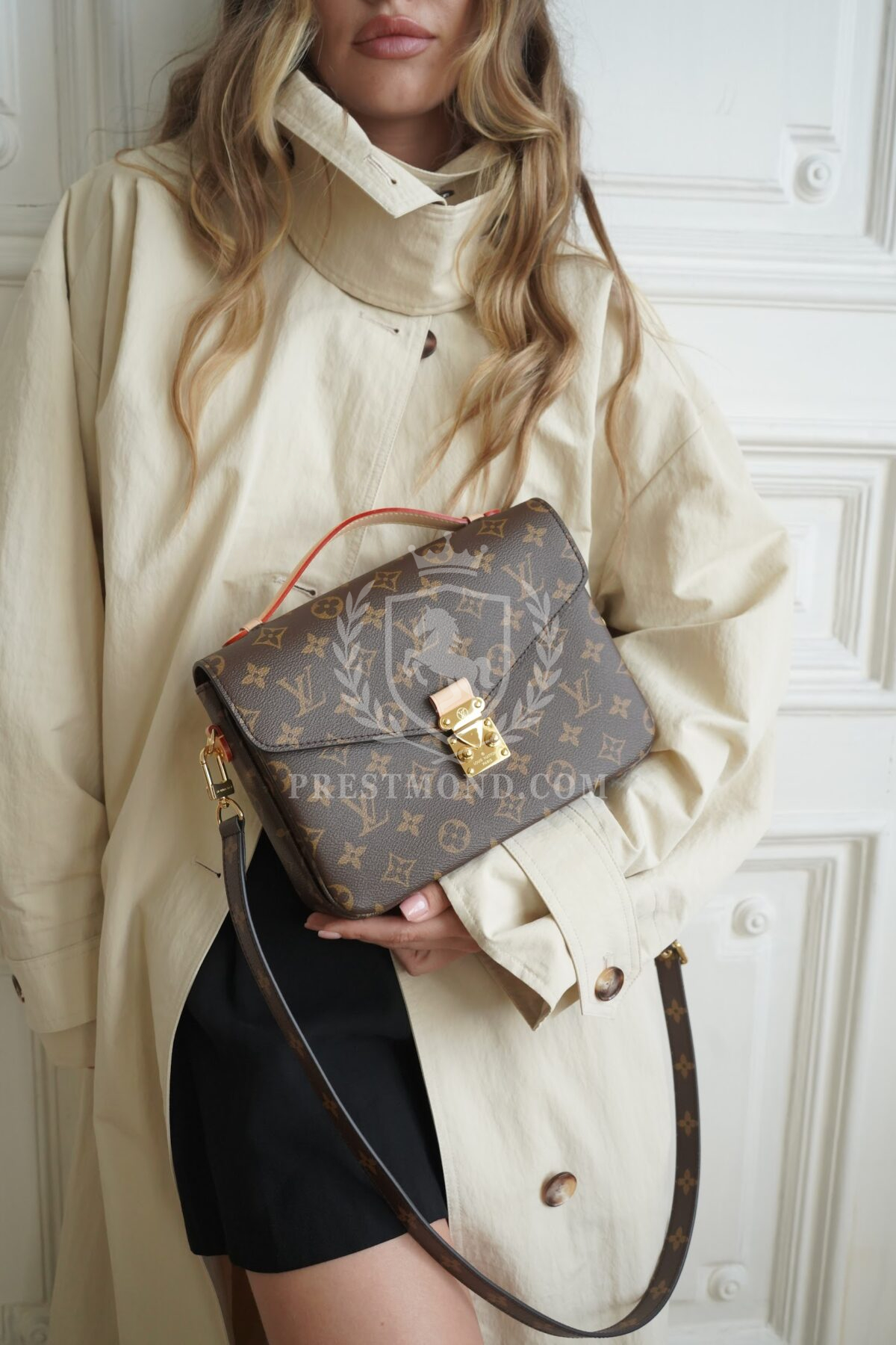 Louis Vuitton Pochette Metis East West