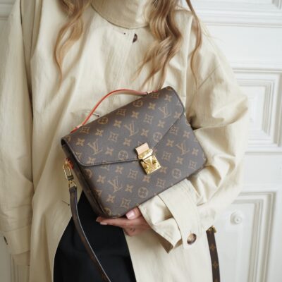 Louis Vuitton Pochette Metis East West