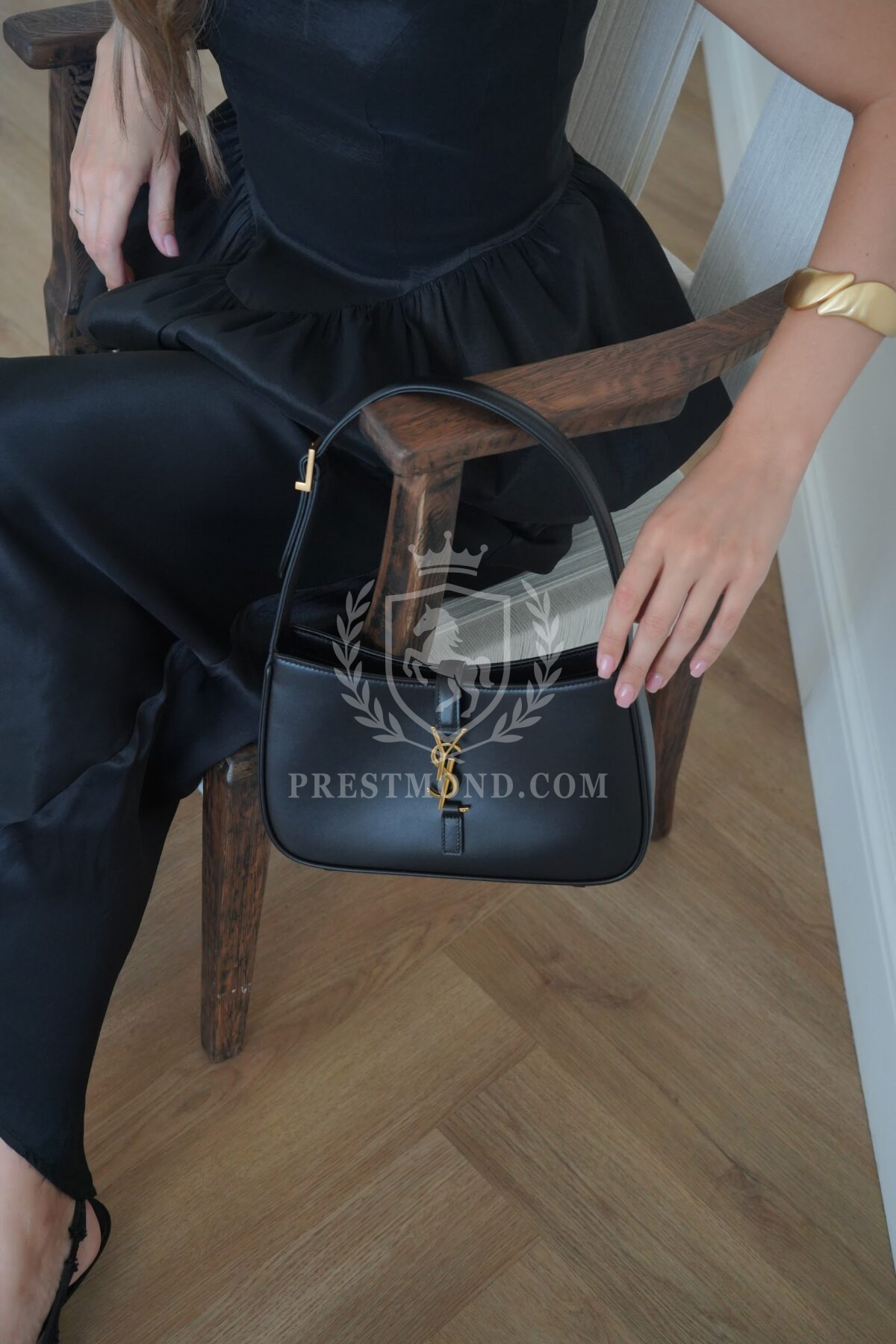 YSL Le 5 à 7 Hobo Bag in smooth leather — изображение 8