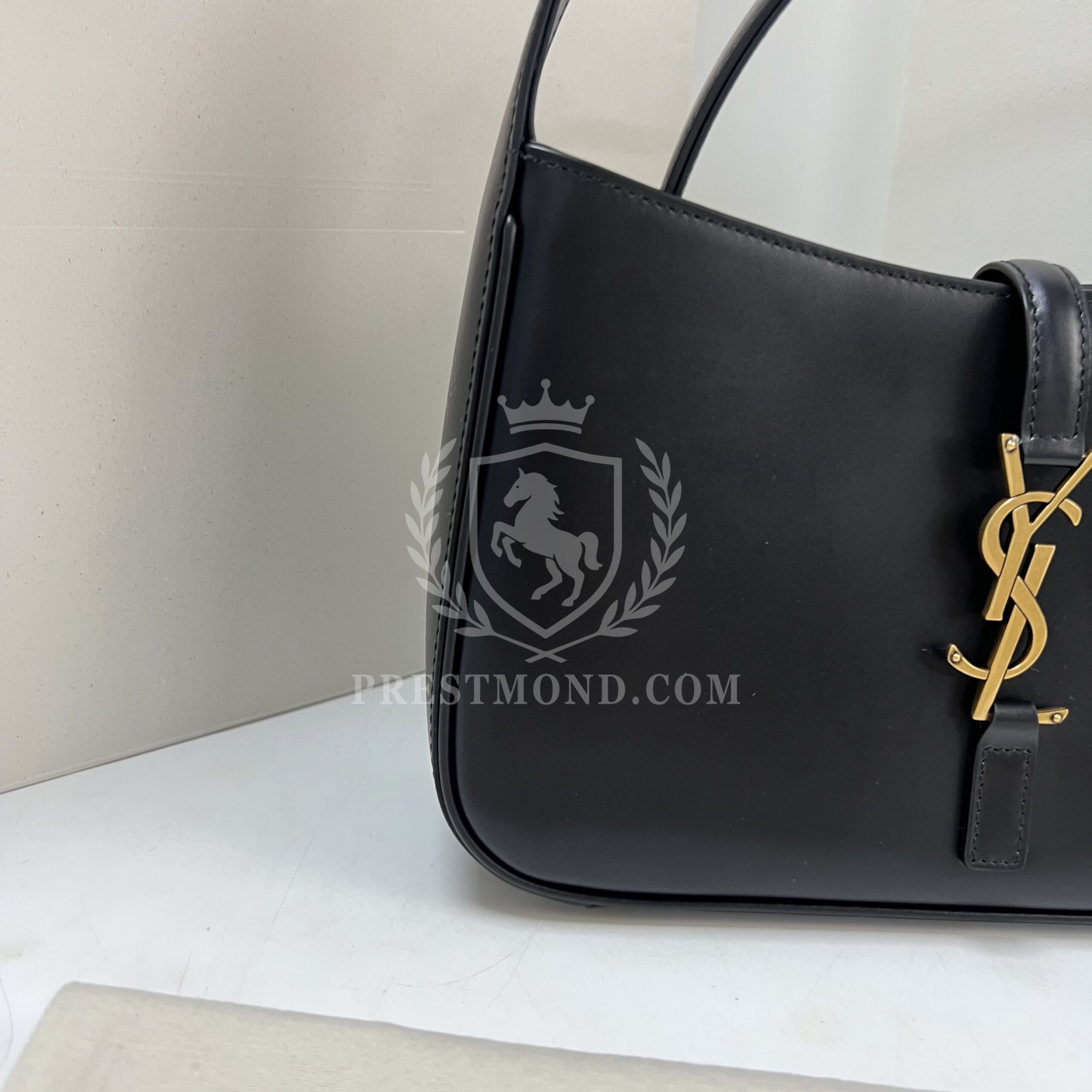 YSL Le 5 à 7 Hobo Bag in smooth leather — изображение 2