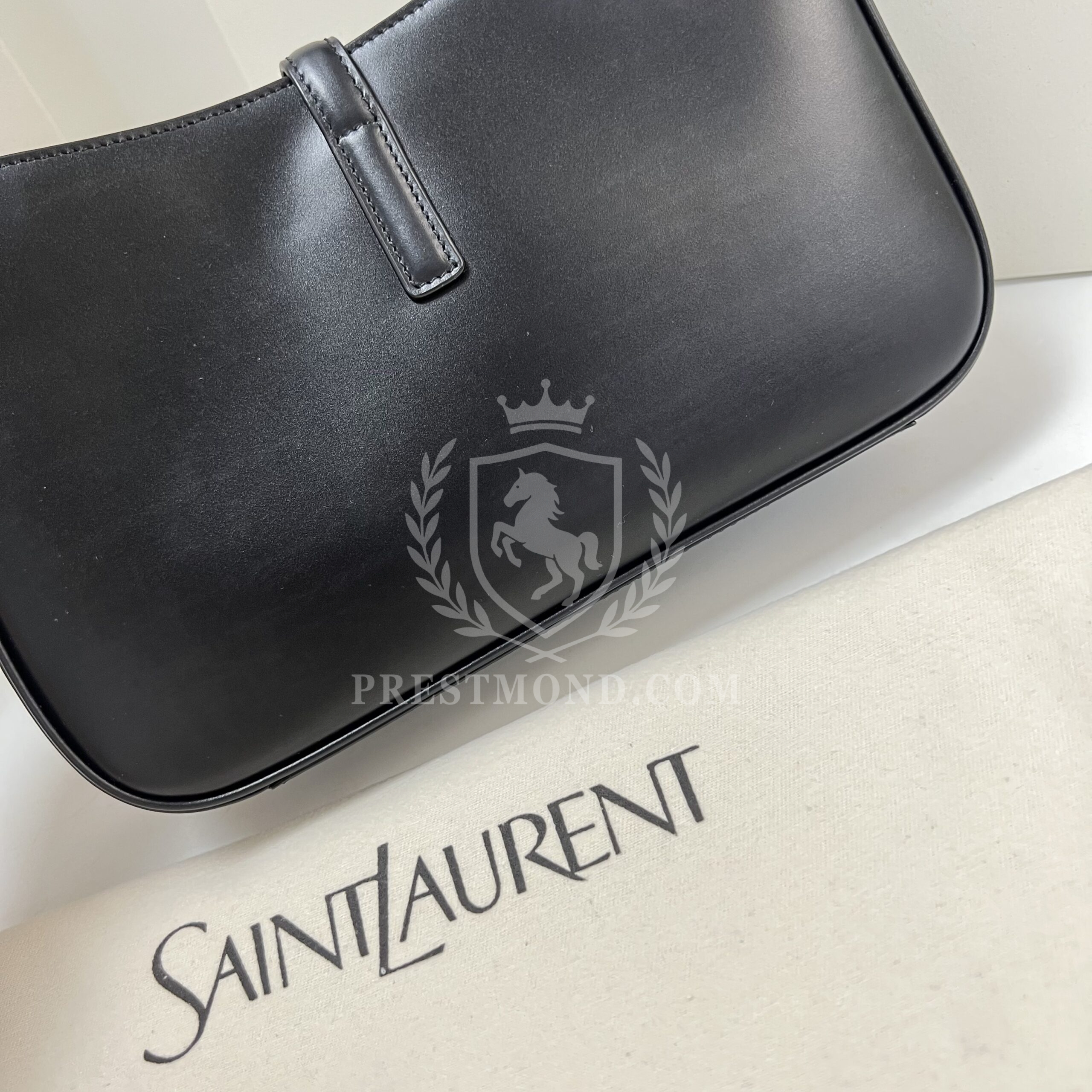 YSL Le 5 à 7 Hobo Bag in smooth leather — изображение 10