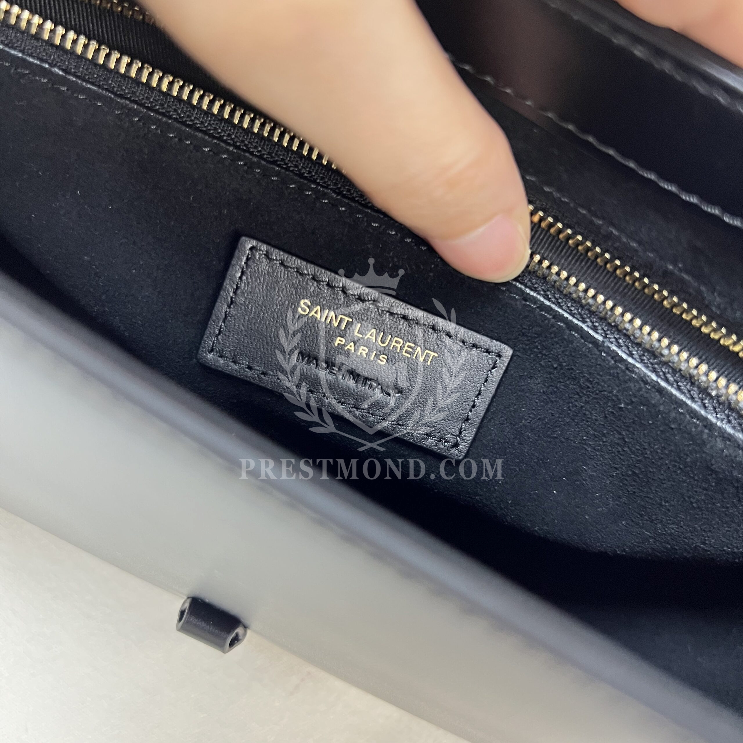 YSL Le 5 à 7 Hobo Bag in smooth leather — изображение 9