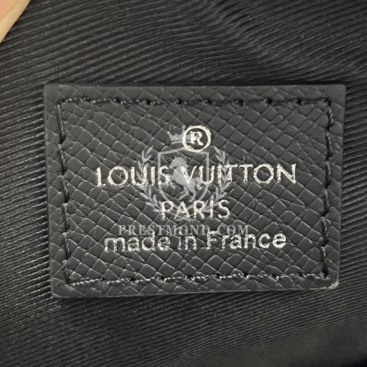 Louis Vuitton Avenue Sling Bag — изображение 18