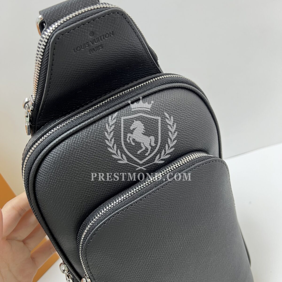 Louis Vuitton Avenue Sling Bag — изображение 22